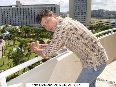 .::derrick james santos ::.