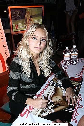 Angelique Boyer( Victoria) - @nk - Rebelde