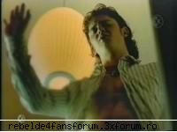 Clipul NUESTRO AMOR(Capturi) - cred k eram ji eu p acaolo d face cu mana ...:D - RBD