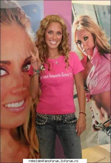 PICZ CU DULCIK D ANAHI - madyflory - ♥Anahi♥