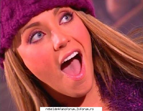 PICZ CU DULCIK D ANAHI - ouuuupsss' ce taree e pouszaaa asta o adooor - ♥Anahi♥